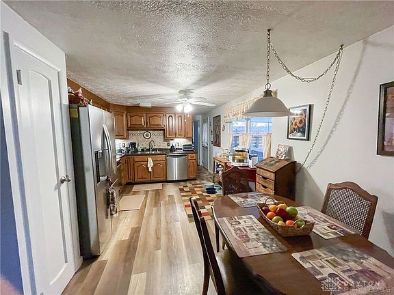 4th image of 153 Hartshorn Dr