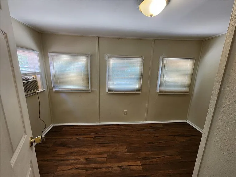 1623 SE 3rd Ave — Photo 33