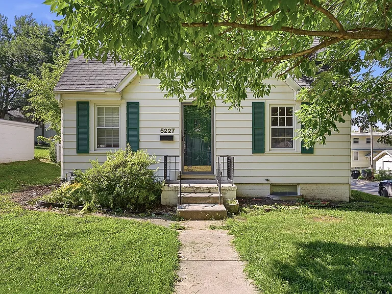5227 Rees St — Photo 1