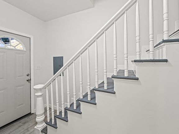 5th image of 500 Amherst St