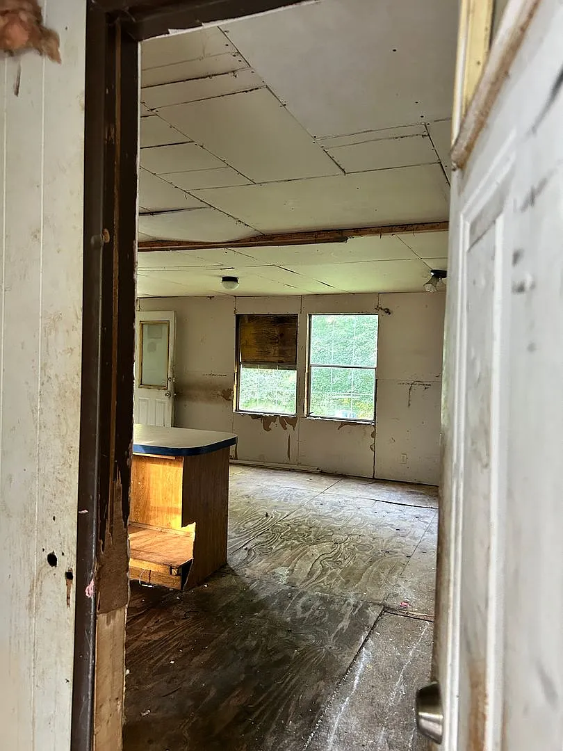Now Available! - $690 Month / $900 Down Country setting. — Photo 2