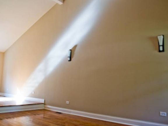 3rd image of 4213 Applewood Ln