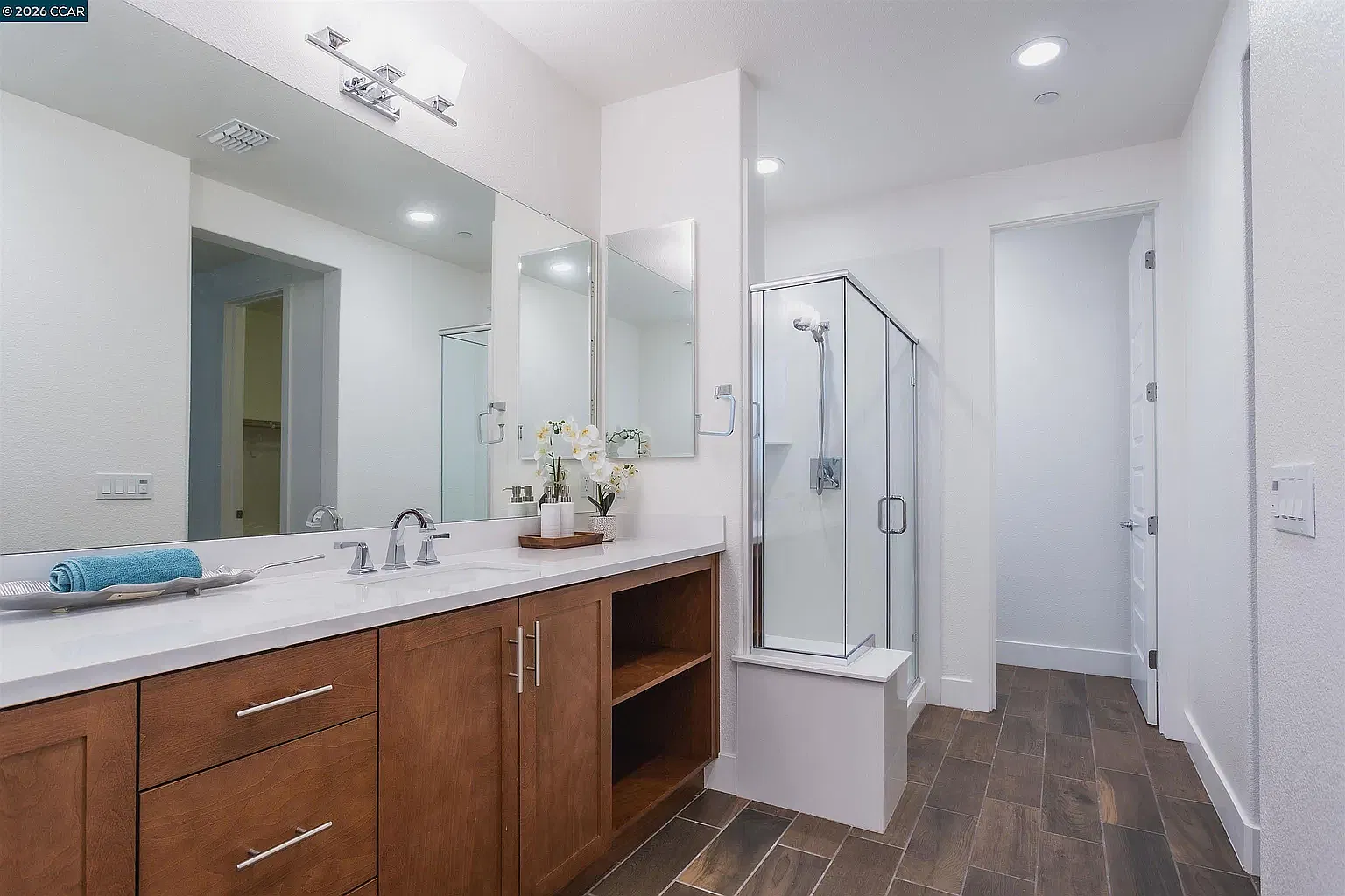 3 bed, 1853 sqft, $4,350 — Photo 4