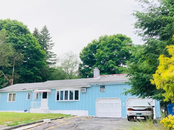 9 Marie Avenue, Montville, CT 06382