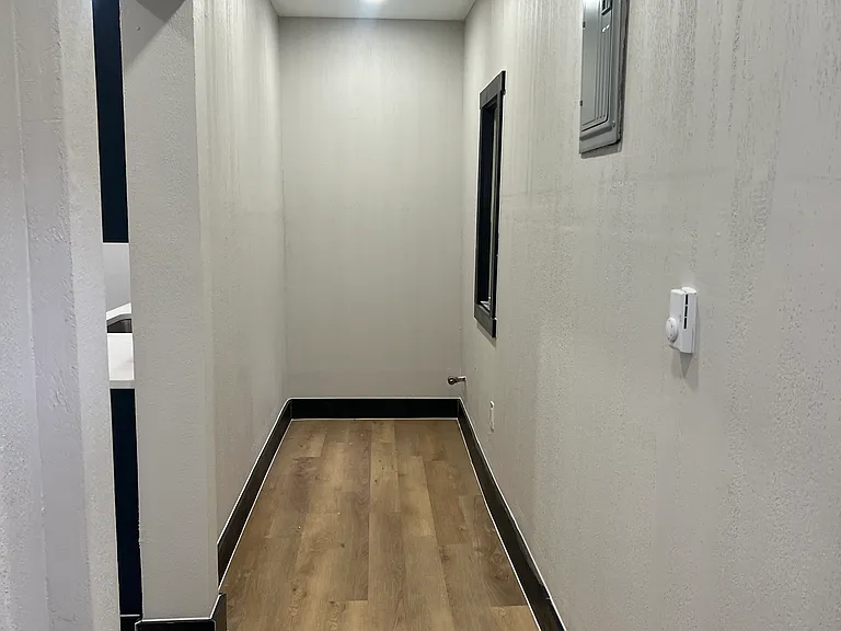 7709 Elton Ave — Photo 16