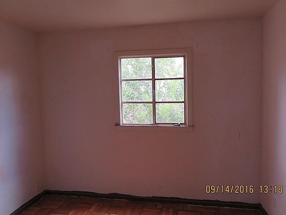 3rd image of 724 La Veta Dr NE