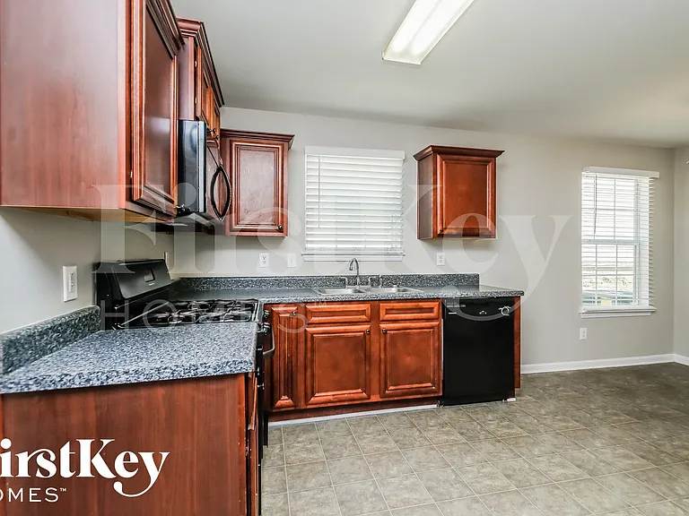 483 Baywood Way — Photo 6