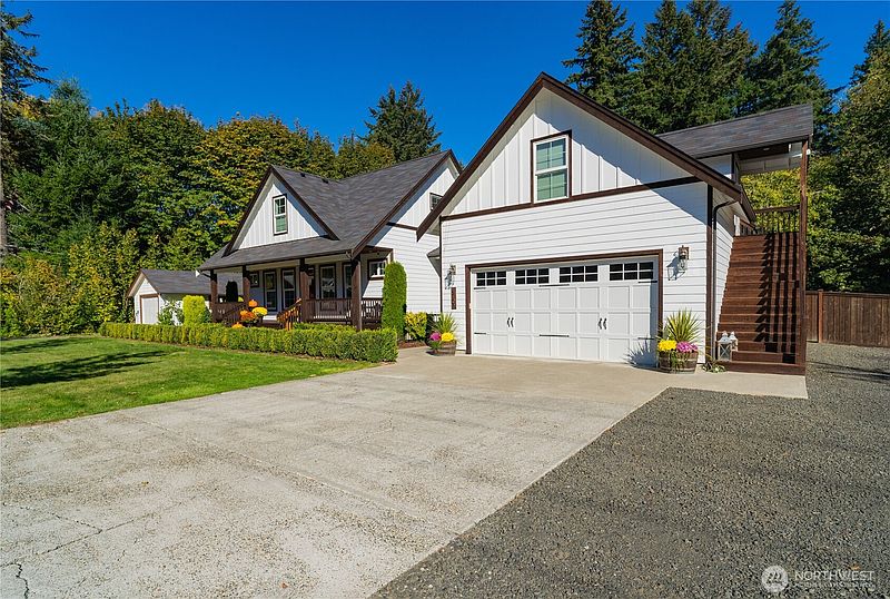 2nd image of 4702 Delta Lane SE