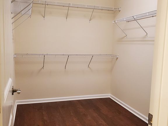 4th image of 412 Daylin Dr