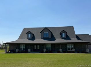 2728 Crosscreek Dr, Oologah, OK 74053
