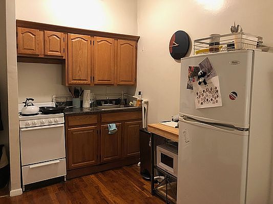 5th image of 250 W 72nd St APT 4B