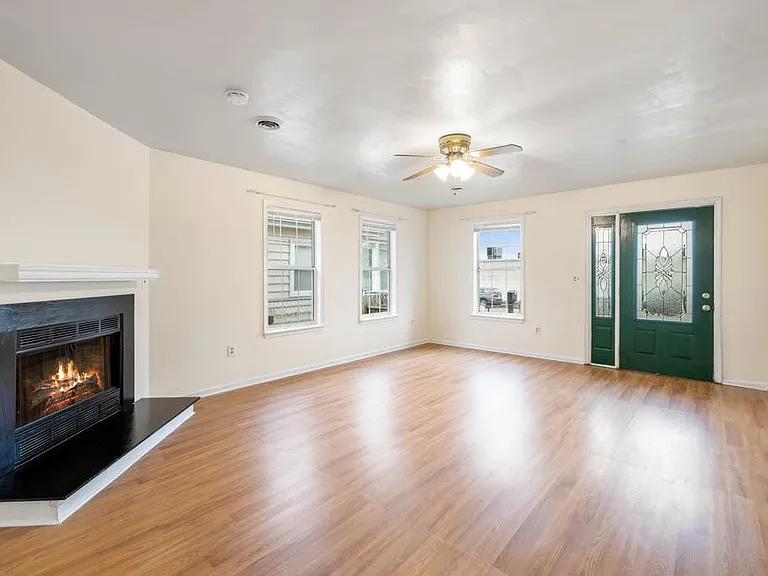 141 A View Ave — Photo 10