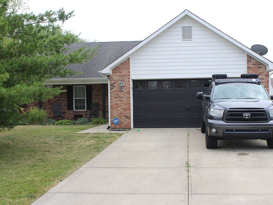 2nd image of 55 Cedarwood Ct