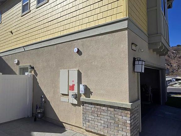 5th image of 242 Hydrangea St