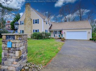1576 Pine Hill Rd, Charleston, WV 25314
