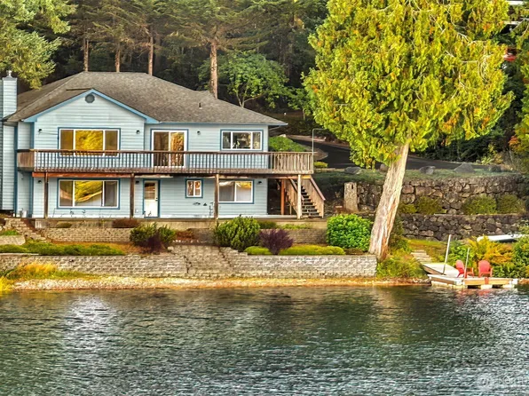 90 E Woodlane Drive, Grapeview, WA 98546