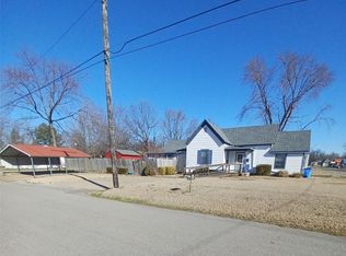 402 N Broadway St, Checotah, OK 74426