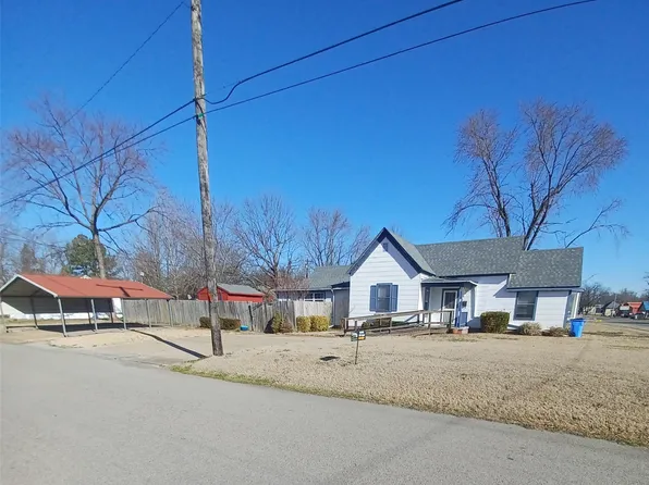 402 N Broadway St, Checotah, OK 74426
