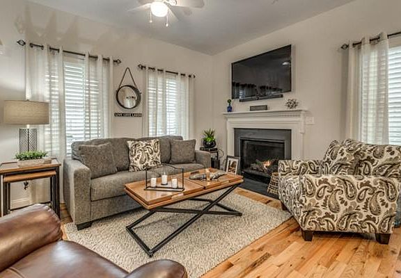 5th image of 131 S Park St #131