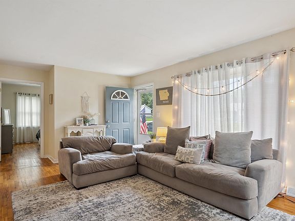 2nd image of 1416 College St