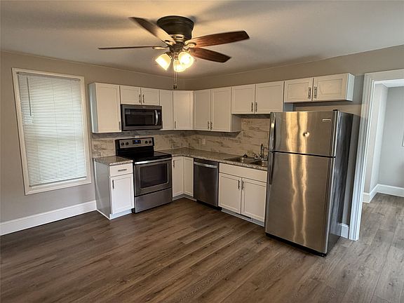 4th image of 406 Talmadge Street