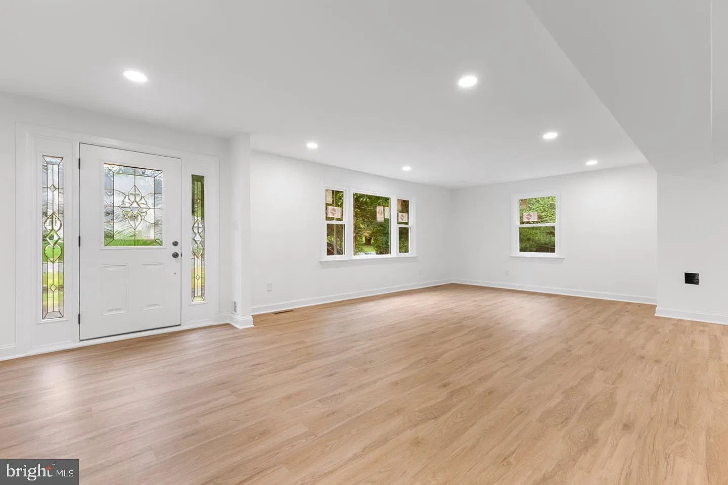 5 bed, 3.5 bath, 3580 sqft, $5,500 — Photo 3