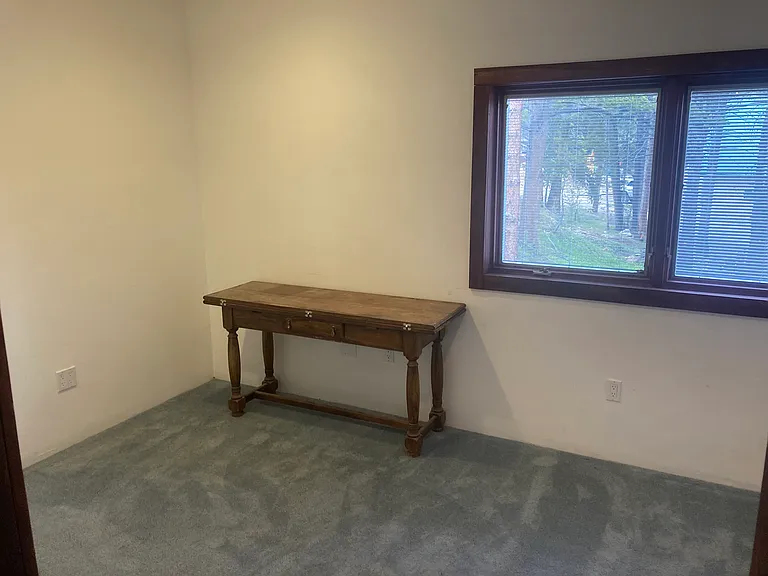 48 Meadows Dr — Photo 4