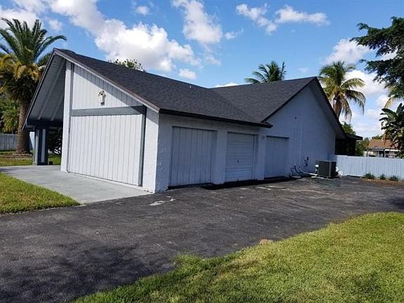3rd image of 9341 NW 16th St
