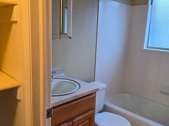 5th image of 443 S State St APT 312