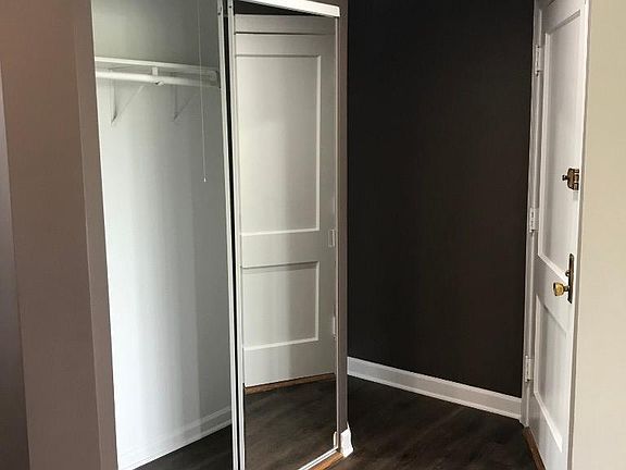 3rd image of 5210 N Sawyer Ave #1624