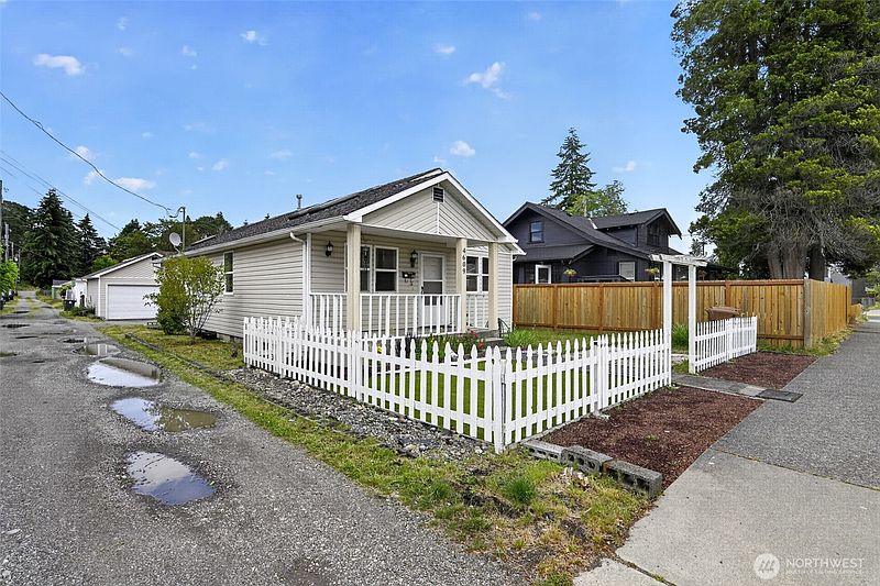 4th image of 4609 S 66th Street