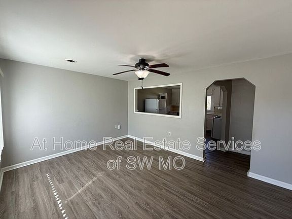2nd image of 1465 E Seminole St