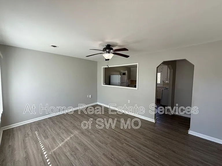 1465 E Seminole St — Photo 2