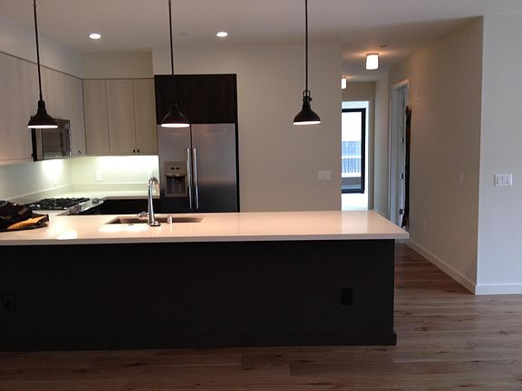 5th image of 1301 Indiana St Unit 301