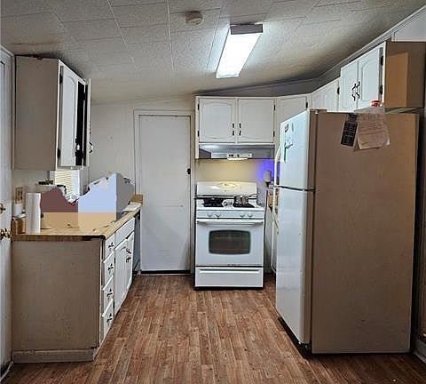 4th image of 734 Avenue E