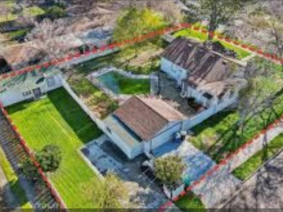 1st image of 820 Monterey Ave