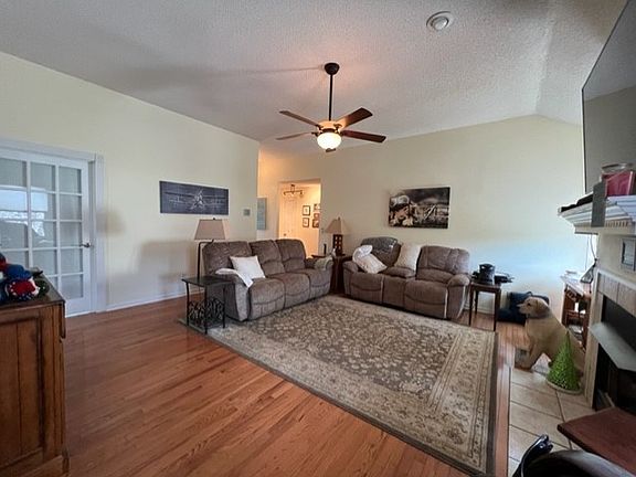 5th image of 880 Wexford Way