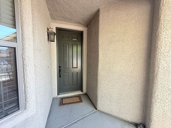 3rd image of 1936 Bluff Knoll Ct #Las