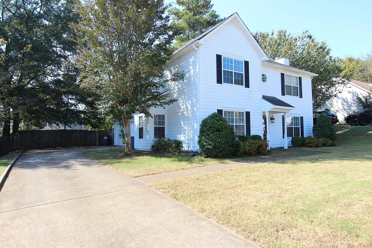 Building Photo - 2813 Bridlewood Ter