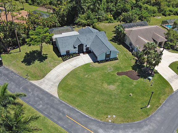 3rd image of 28631 Clinton Ln