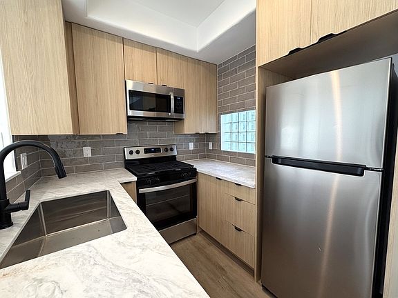 2nd image of 4547 Murietta Ave APT 3