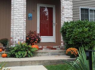 41 Marigold Cir, North Providence, RI 02904