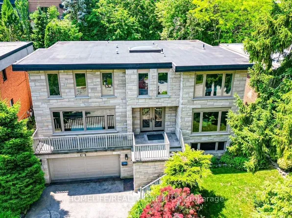 31 Bearwood Dr, Toronto, ON M9A 4G5
