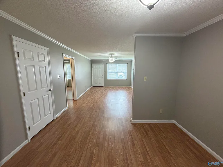 402 Pine St NW — Photo 8