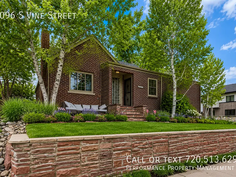 1096 S Vine St — Photo 3