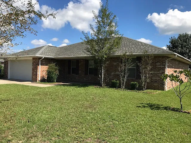 121 Mayhaw St