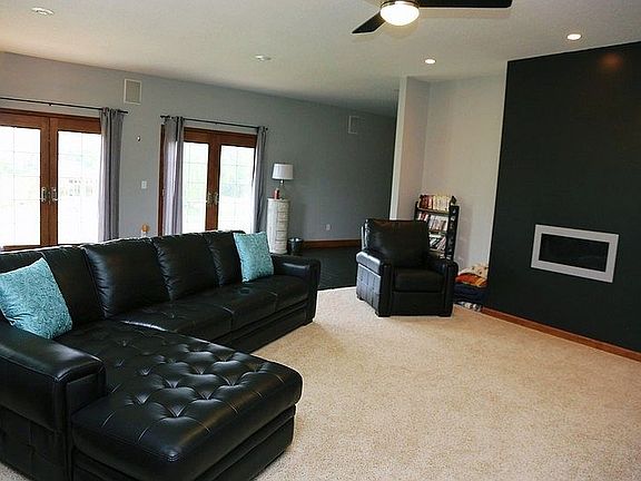 Family Room
						:
						Added in 2012.