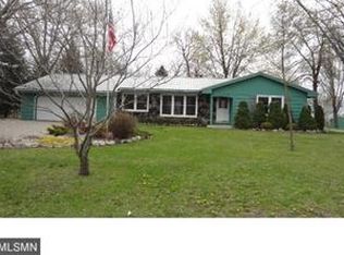 141 Elm Dr W, Carver, MN 55315