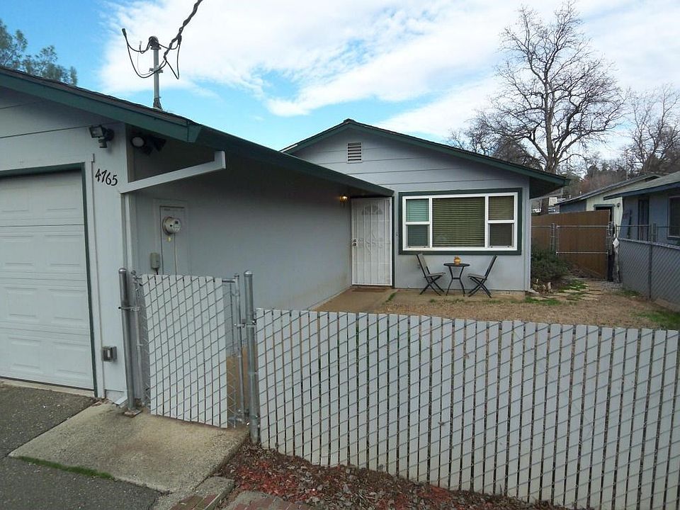 4765 Chico St - Front