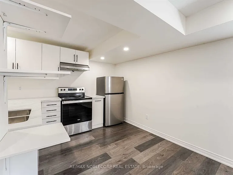 71 Pierre Berton Blvd — Photo 18